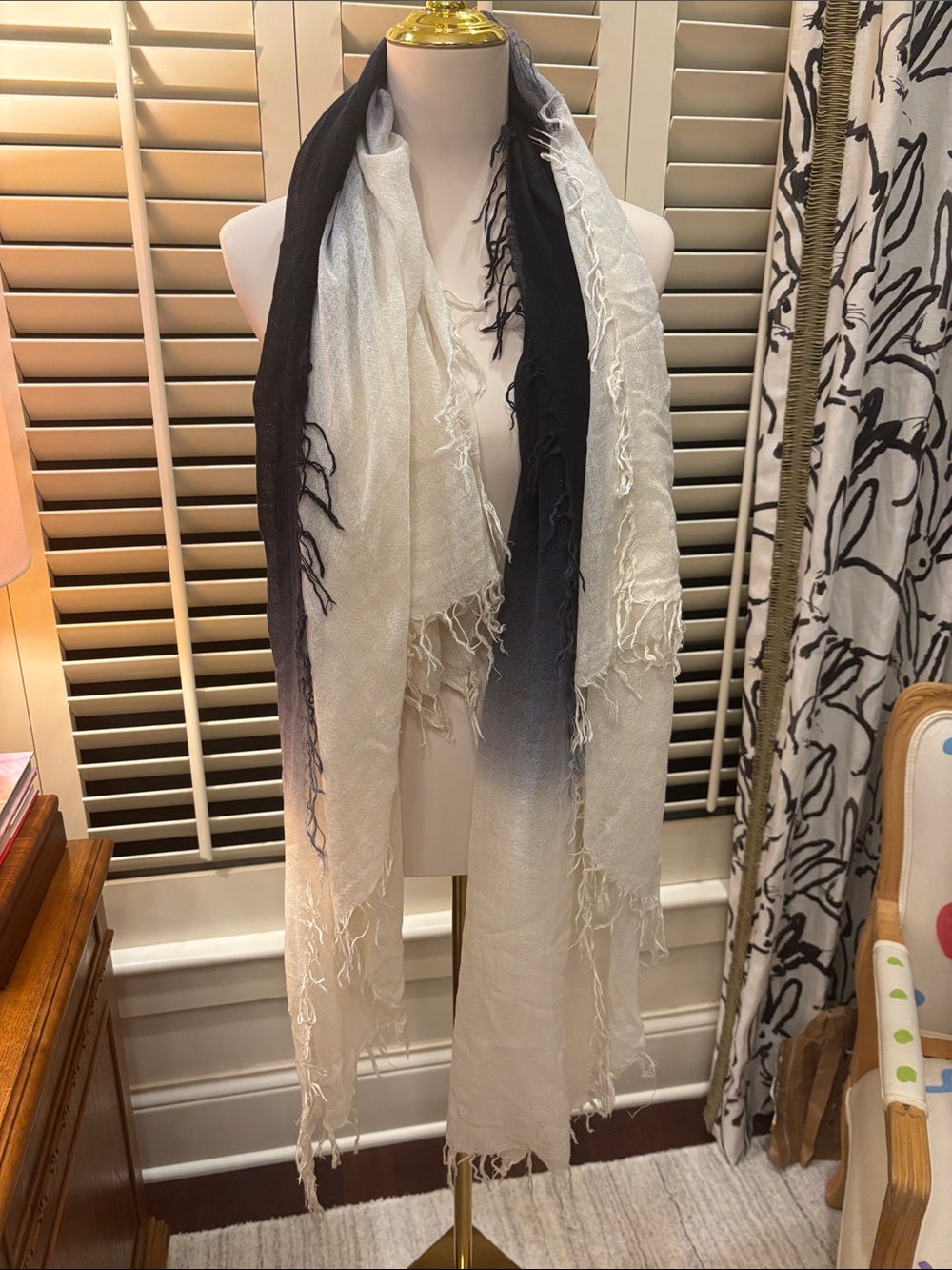 Neutral Gradient Black and White Lightweight Men's Scarf